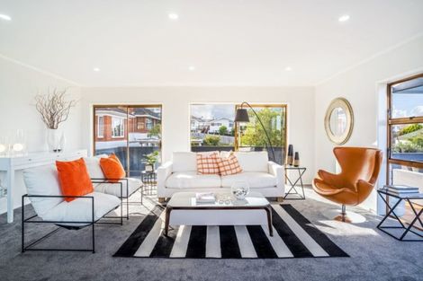 Photo of property in 2/101 Sylvan Avenue, Northcote, Auckland, 0627