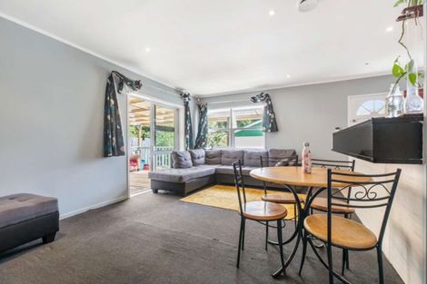 Photo of property in 2/55 Ennis Avenue, Pakuranga Heights, Auckland, 2010