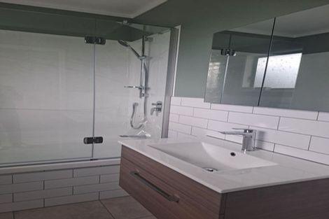 Photo of property in 67ab Thurleigh Grove, Karori, Wellington, 6012