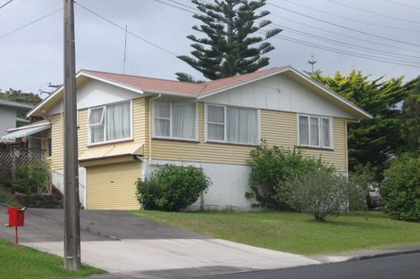 Photo of property in 2/1 Sunnyfield Crescent, Glenfield, Auckland, 0629