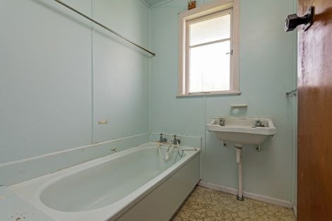 Photo of property in 646 Featherston Street, Roslyn, Palmerston North, 4414