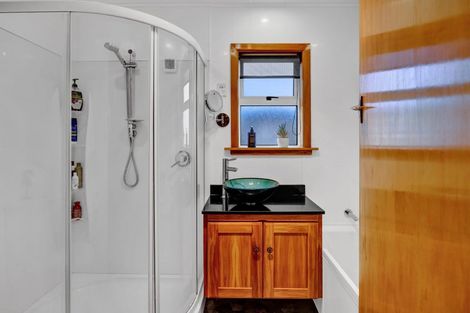 Photo of property in 5 Scott Street, Moturoa, New Plymouth, 4310