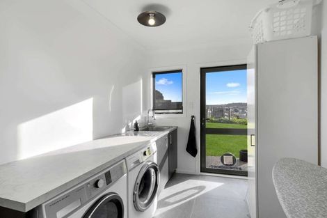 Photo of property in 1 Shakespeare Road, Bastia Hill, Whanganui, 4500