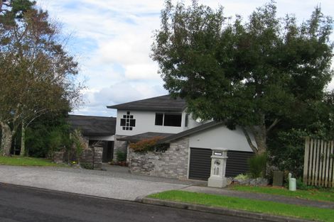 Photo of property in 10 Chisbury Terrace, Shelly Park, Auckland, 2014