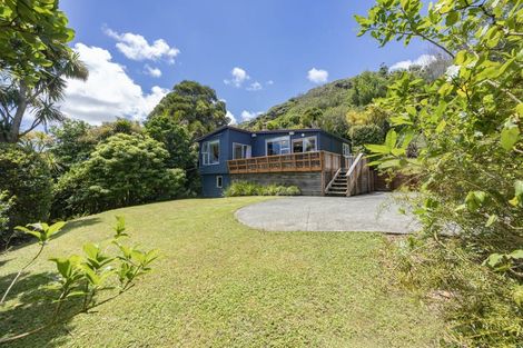 Photo of property in 30 Piha Road, Piha, New Lynn, 0772
