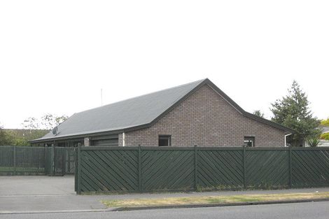 Photo of property in 100 Queenspark Drive, Parklands, Christchurch, 8083