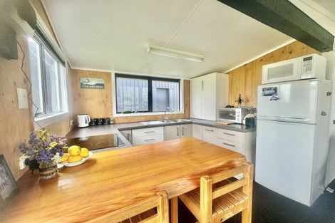 Photo of property in 177 Te Mahoe Road, Mokau, 4376