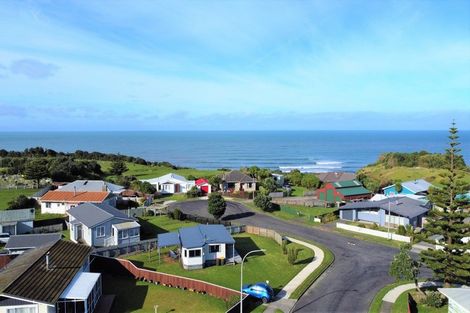 Photo of property in 13 Hickey Place, Opunake, 4616