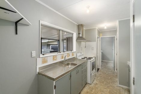 Photo of property in 17 Bendigo Street, Cloverlea, Palmerston North, 4412