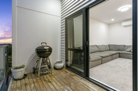 Photo of property in 21d Cherry Tree Place, Massey, Auckland, 0614