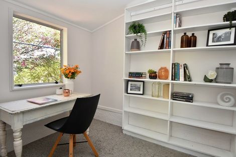 Photo of property in 3 Chisholm Place, Carterton, 5713