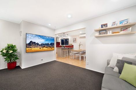 Photo of property in 86 Rosewarne Crescent, Glendene, Auckland, 0602