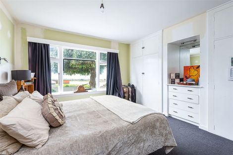 Photo of property in 61 Moncks Spur Road, Redcliffs, Christchurch, 8081