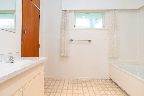 Photo of property in 4 Bankart Street, Raglan, 3225