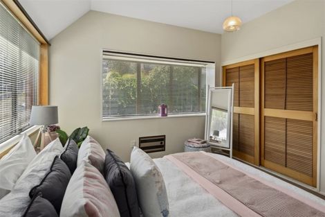 Photo of property in 2/3 Karitane Drive, Cashmere, Christchurch, 8022