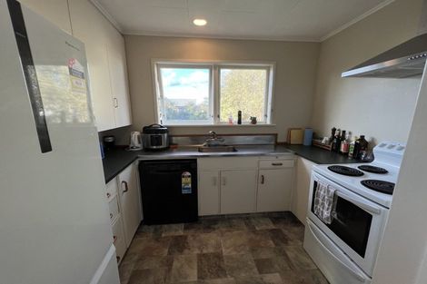 Photo of property in 27 Acacia Street, Kelvin Grove, Palmerston North, 4414