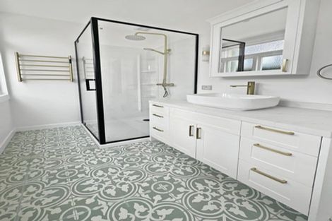 Photo of property in 125 Vauxhall Road, Narrow Neck, Auckland, 0624