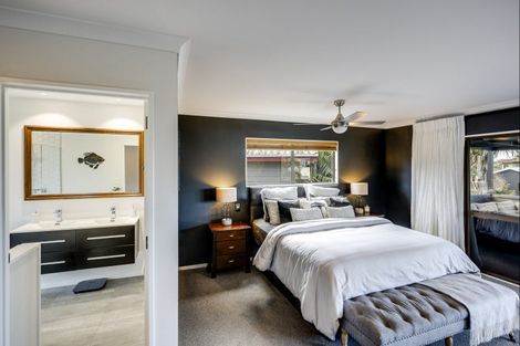 Photo of property in 2 Anthony Place, Bay View, Napier, 4104