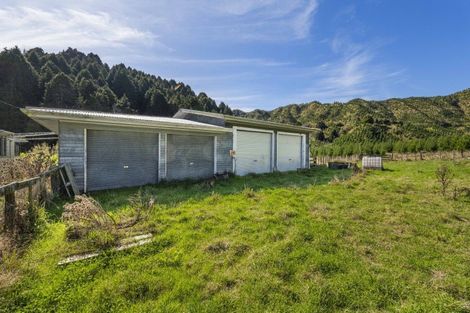 Photo of property in 2560 Rawhitiroa Road, Matemateaonga, Eltham, 4399