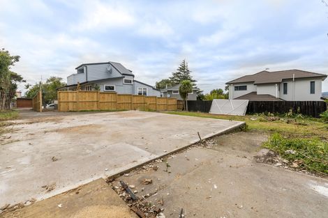 Photo of property in 3a Crompton Road, Massey, Auckland, 0614