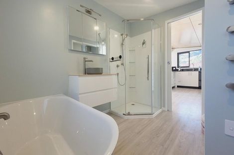 Photo of property in 32 Ocean Parade, Pukerua Bay, 5026