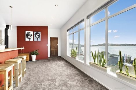 Photo of property in 277 Queens Drive, Lyall Bay, Wellington, 6022