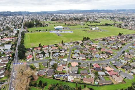 Photo of property in 17 Glenveagh Park Drive, Weymouth, Auckland, 2103