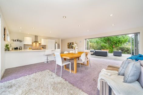 Photo of property in 37 Mt Marua Drive, Timberlea, Upper Hutt, 5018