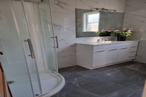 Photo of property in 9 Waiohua Road, Greenlane, Auckland, 1061