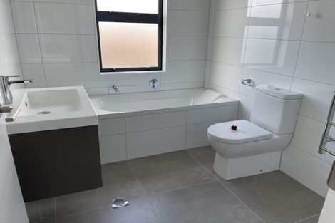 Photo of property in 16 Paterae Lane, Flat Bush, Auckland, 2019