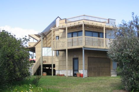 Photo of property in 18 Holiday Crescent, Mangawhai Heads, Mangawhai, 0505