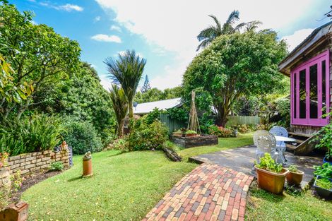 Photo of property in 289 Motutara Road, Muriwai, Waimauku, 0881