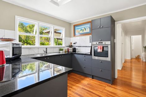 Photo of property in 15 St James Avenue, Helensville, 0800