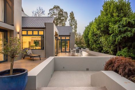 Photo of property in 105 Gladstone Road South, Dalmore, Dunedin, 9010