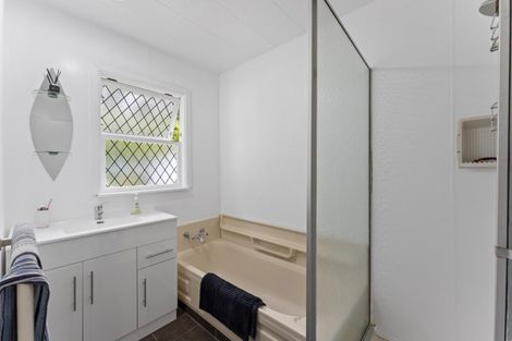 Photo of property in 100 Plateau Road, Te Marua, Upper Hutt, 5018