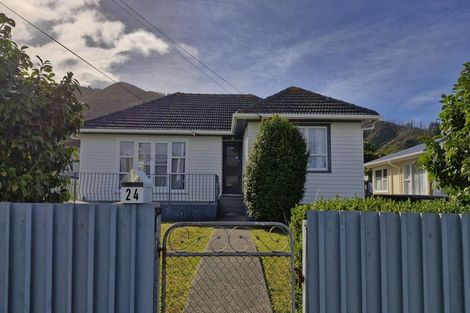 Photo of property in 24 Ruthven Road, Wainuiomata, Lower Hutt, 5014