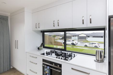 Photo of property in 202 Pacific Drive, Fitzherbert, Palmerston North, 4410