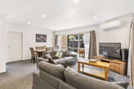 Photo of property in 20a Sutton Crescent, Papakura, 2110