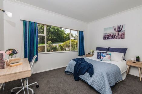 Photo of property in 20 Horokiwi Road West, Newlands, Wellington, 6037