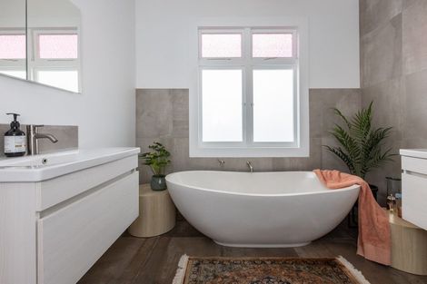 Photo of property in 45 Wellesley Road, Napier South, Napier, 4110