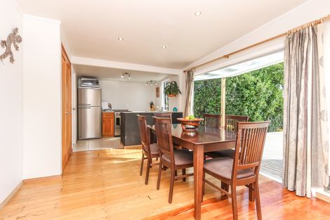 Photo of property in 6 Laura Street, Kelston, Auckland, 0602