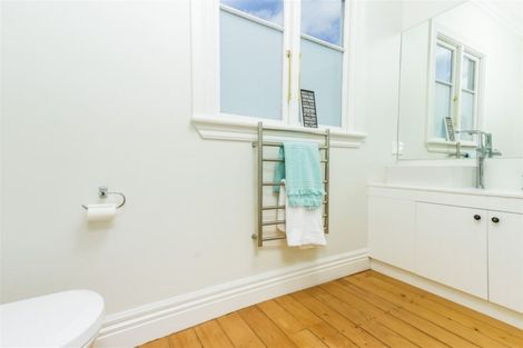 Photo of property in 1d Eversleigh Road, Belmont, Auckland, 0622