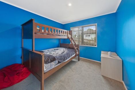 Photo of property in 71 Etherton Drive, Weymouth, Auckland, 2103