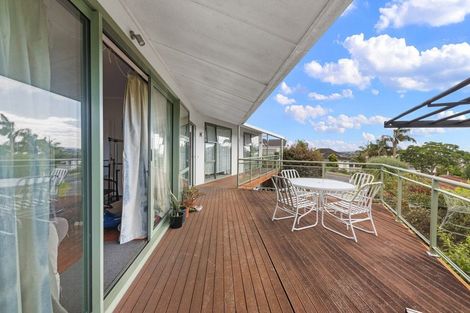 Photo of property in 8 Copperfield Terrace, Mellons Bay, Auckland, 2014