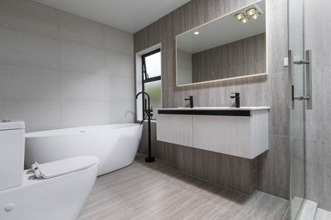 Photo of property in 8b Dallinghoe Crescent, Milford, Auckland, 0620