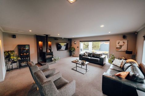 Photo of property in 12 Liberty Grove, Kelvin Grove, Palmerston North, 4414