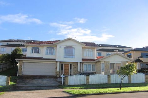 Photo of property in 14 Chieftain Rise, Goodwood Heights, Auckland, 2105