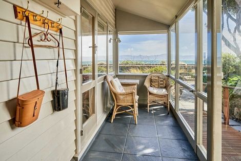 Photo of property in 143 Marine Parade, Eastbourne, Lower Hutt, 5013