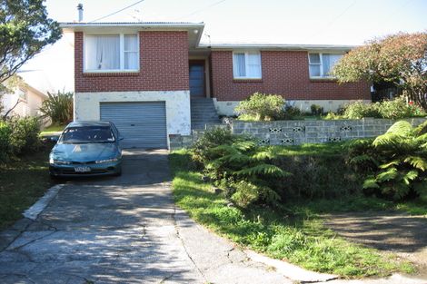 Photo of property in 8 Dunmail Way, Newlands, Wellington, 6037