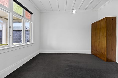 Photo of property in 25 Paynters Avenue, Strandon, New Plymouth, 4312